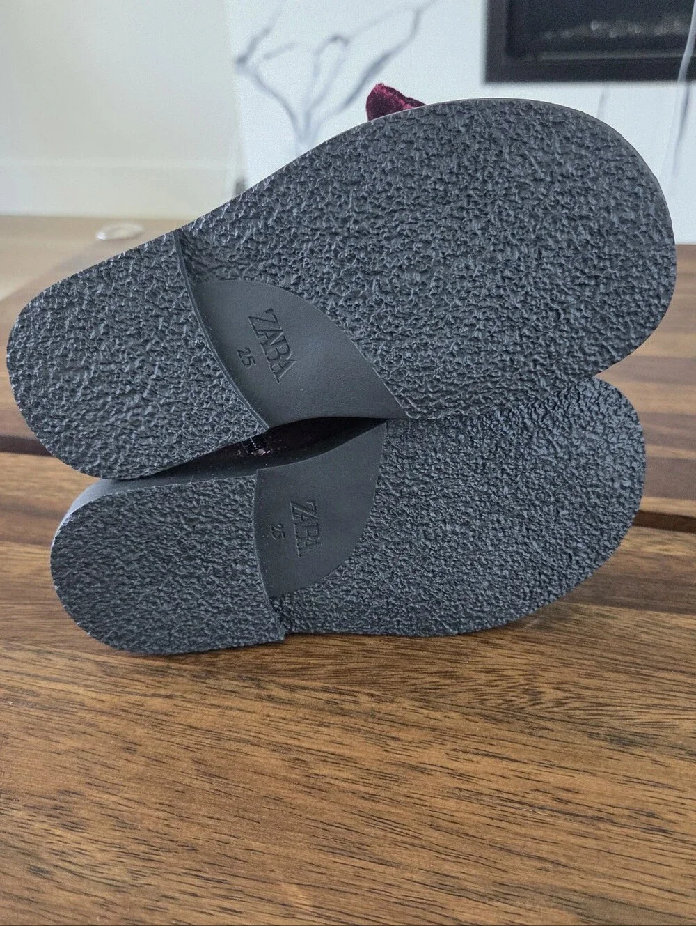 (BNWT) ZARA Patent Finish Bow Ankle Boots